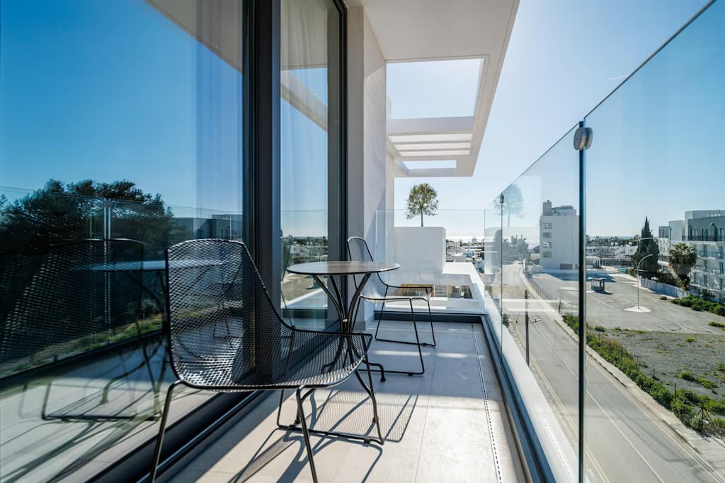 TEST ROOM Regency Studio 102